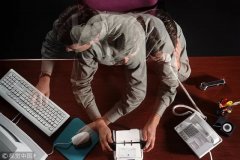 做程序員壓力山大，很多人都快瘋了